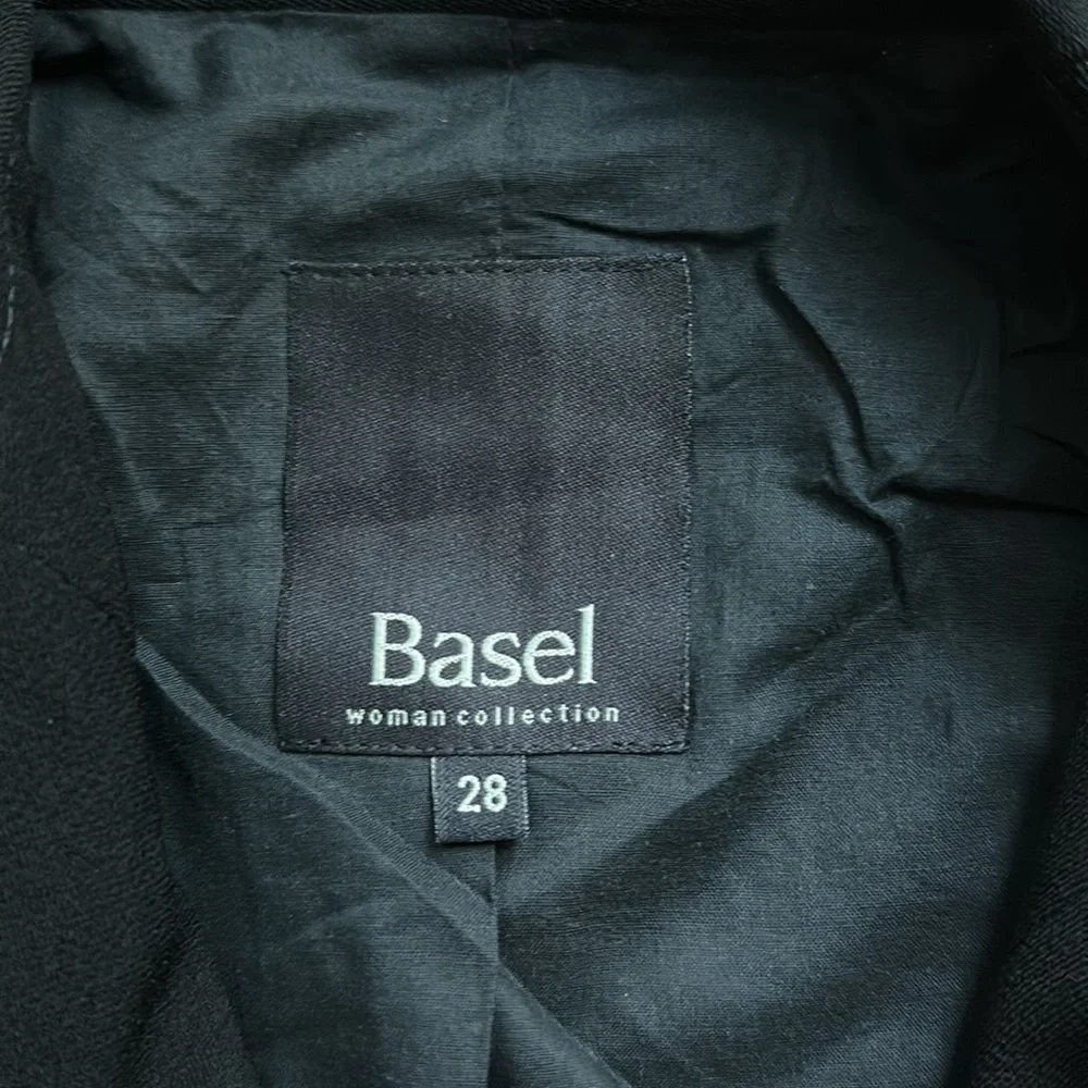 Black blazer - Picture 3 of 3